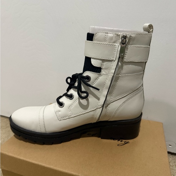 Marc Fisher White Leather Winter Zip-up Ankle Boot - Picture 2 of 13